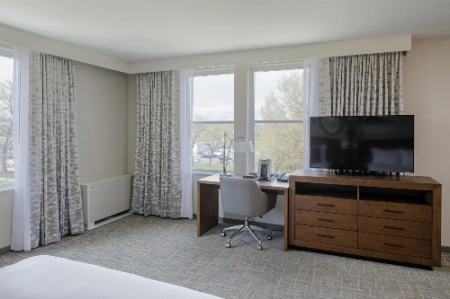 Hotel Madison & Shenandoah Conference Ctr. image 3
